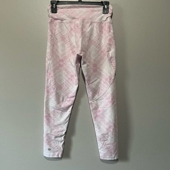 DKNY SPORT- NEW Pastel Pink and White ankle length/capri leggings with V Waist - Picture 2 of 4